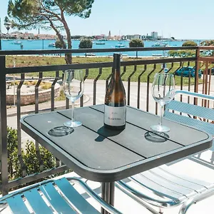 Pensjonat Seafront ***