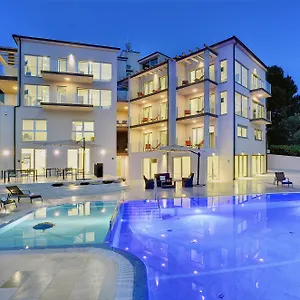 Hotel - & Restaurant